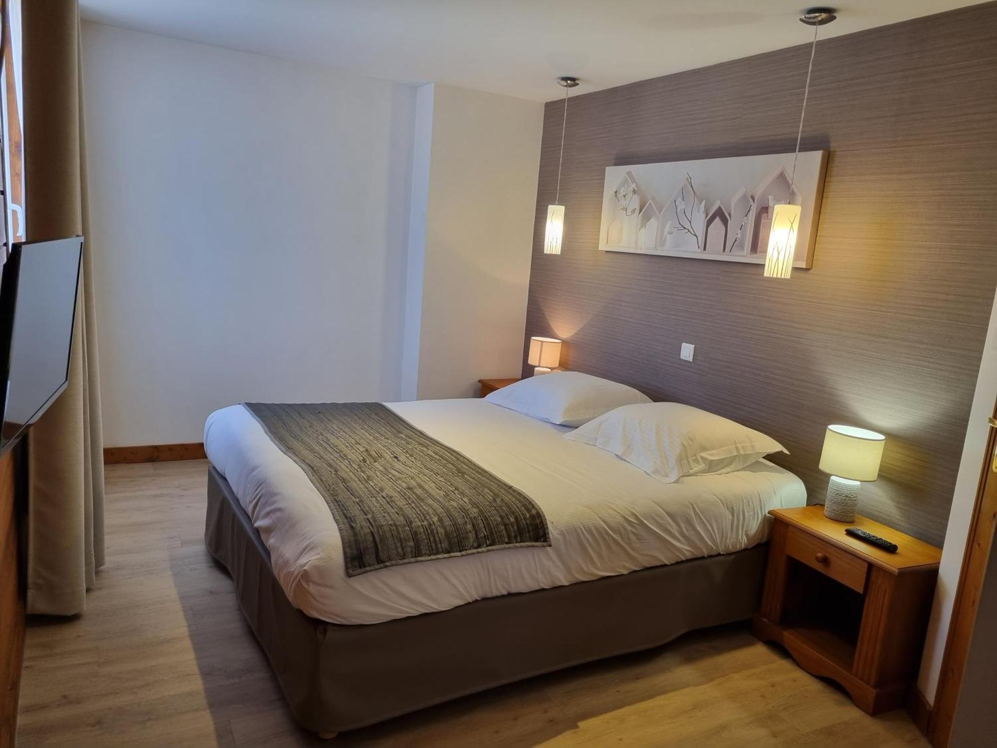 פונטרליה Hotel Saint-Pierre מראה חיצוני תמונה